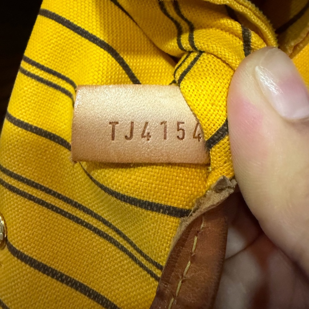 AUTHENTIC Louis Vuitton Rare Mimosa Yellow Lining Neverfull MM - Picture 12 of 15